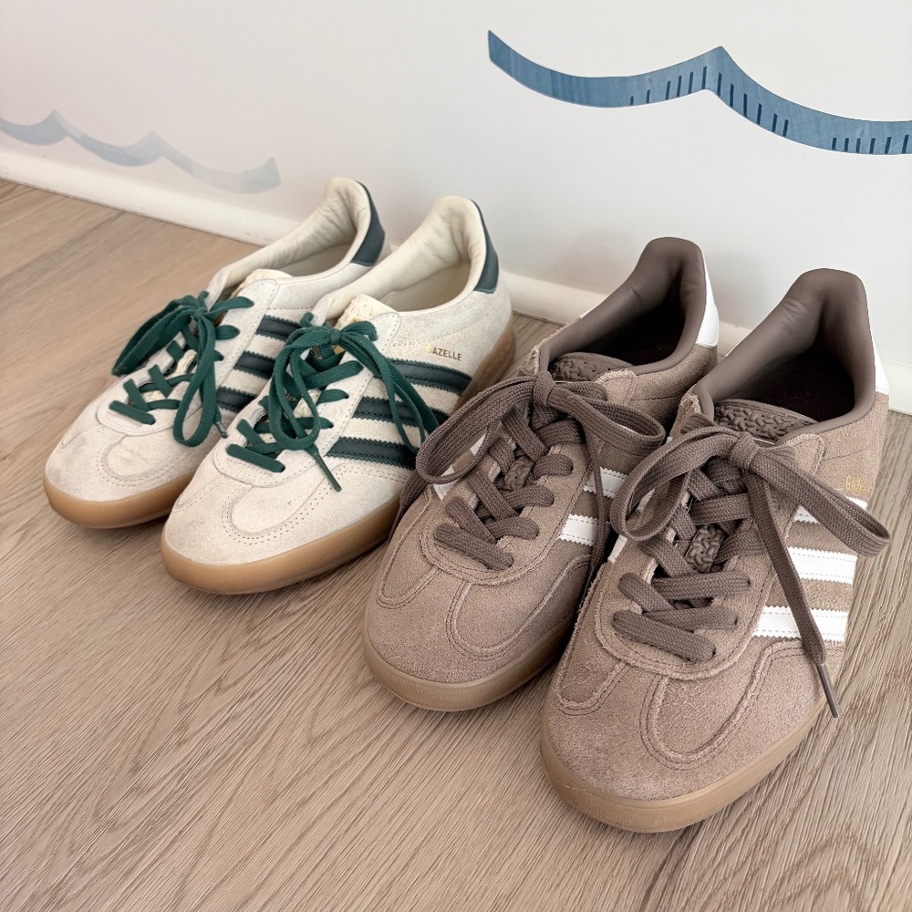 2 PAIRS adidas 'Gazelle Indoor' M6 W7.5 Earth Strata + Cream/Collegiate Green